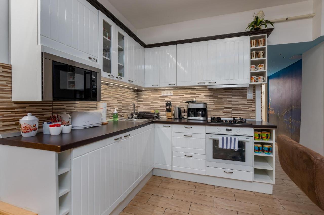 Appartement Fireworks Rakoczi - Free Parking - 3 Bedrooms - 2 Bathrooms