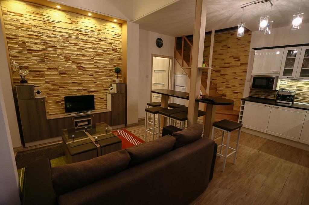 Fireworks Rakoczi - Free Parking - 3 Bedrooms - 2 Bathrooms * Budapeste
